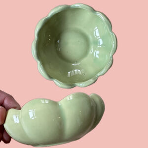 Vintage Green Ceramic Scalloped Bowl – Cottagecore Trinket Dish